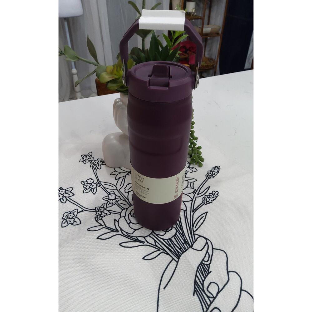 Stanley iceflow flip straw 24oz water bottle deep purple carrying handle active - Picture 3 of 5